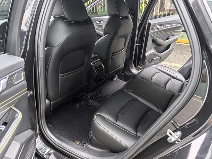 Фото 14 - Geely Preface