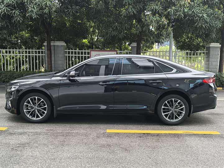 Фото 7 - Geely Preface