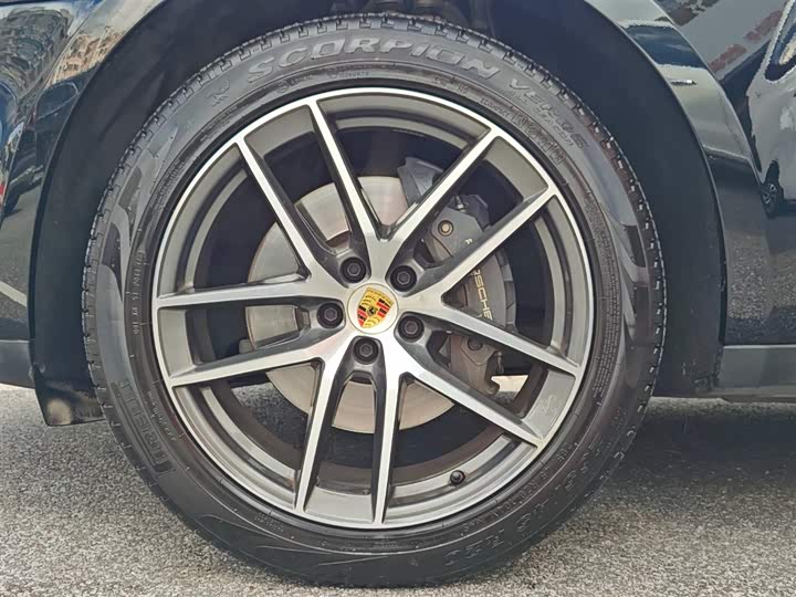 Фото 14 - Porsche Macan