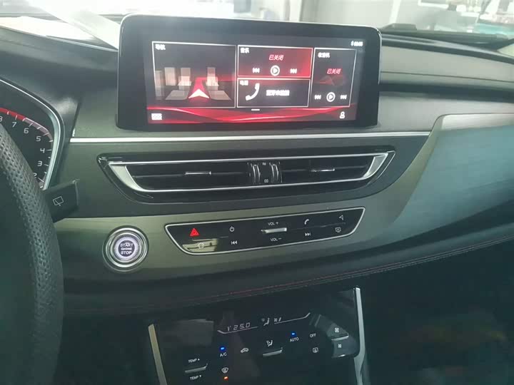 Фото 13 - Changan CS75