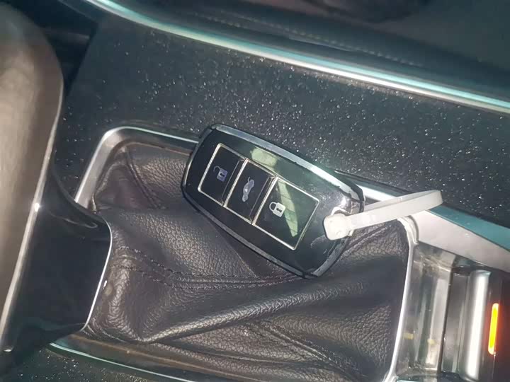 Фото 9 - Changan CS75