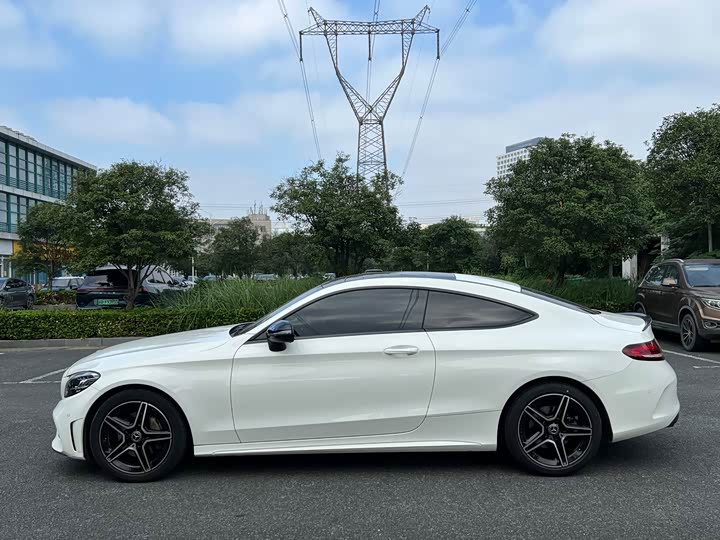 Фото 4 - Mercedes-Benz C-Class