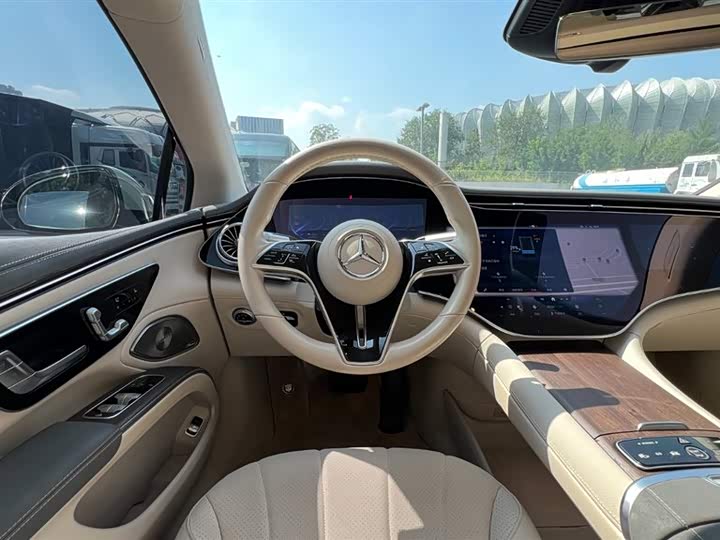 Фото 10 - Mercedes-Benz EQS