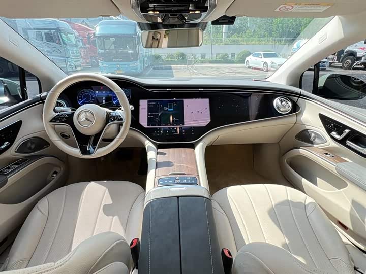 Фото 12 - Mercedes-Benz EQS