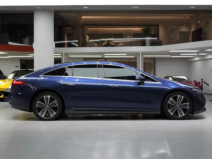 Фото 7 - Mercedes-Benz EQS