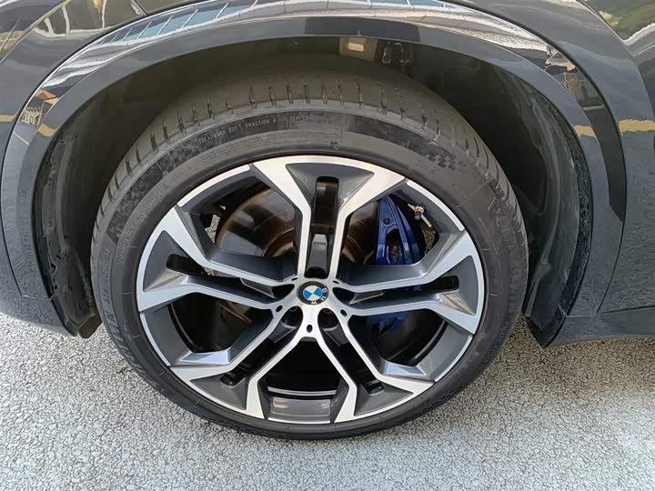 Фото 21 - BMW X5