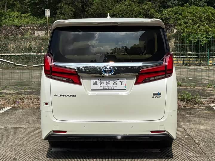 Фото 13 - Toyota Alphard