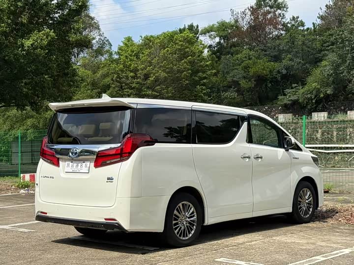 Фото 14 - Toyota Alphard