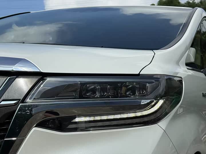 Фото 4 - Toyota Alphard