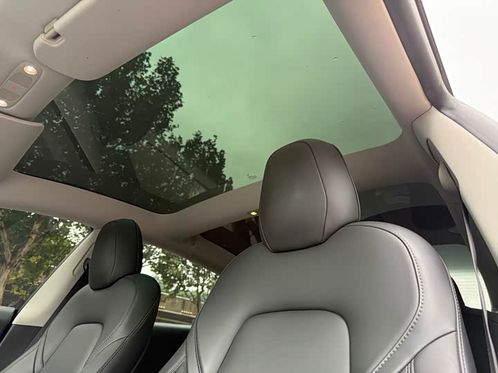 Фото 16 - Tesla Model 3