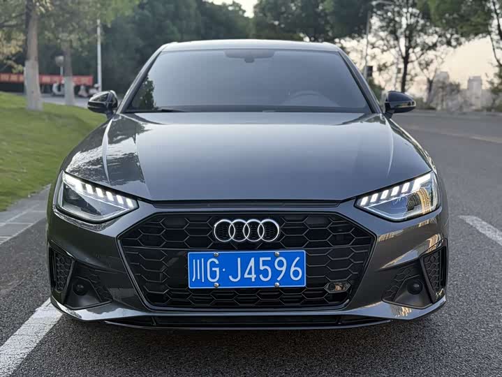 Фото 1 - Audi A4L