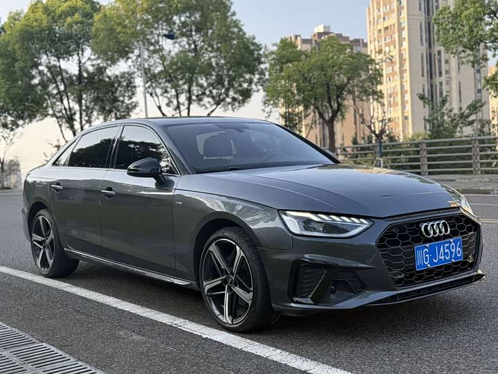 Фото 3 - Audi A4L