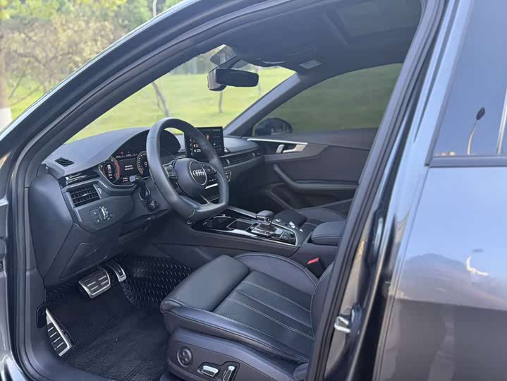 Фото 5 - Audi A4L