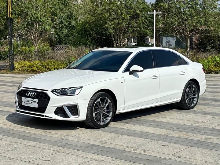 Фото 2 - Audi A4L