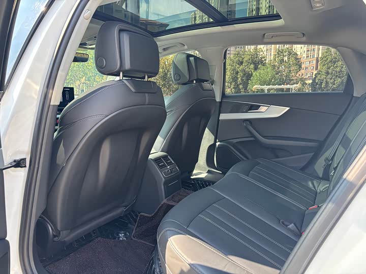 Фото 6 - Audi A4L