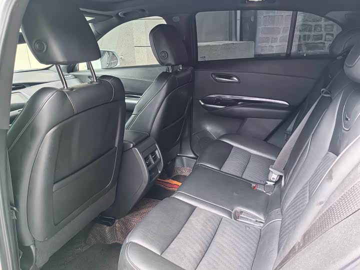 Фото 7 - Cadillac XT4