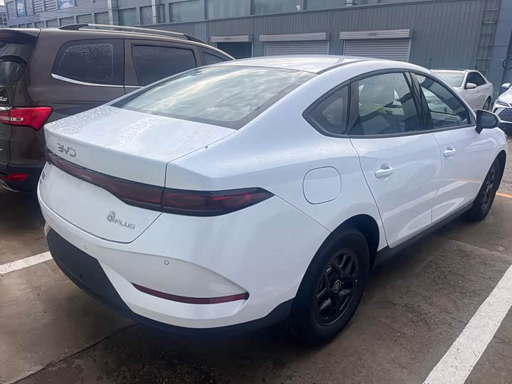 Фото 3 - BYD Qin Plus