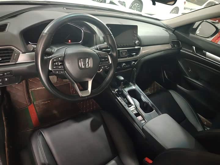 Фото 14 - Honda Accord