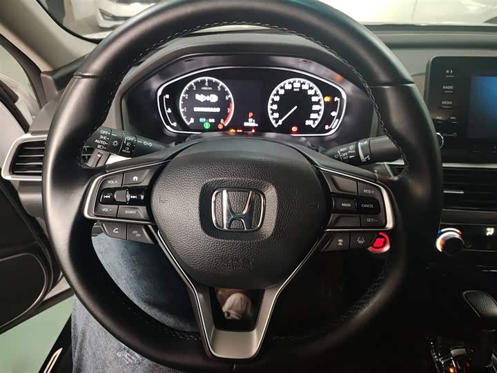 Фото 3 - Honda Accord