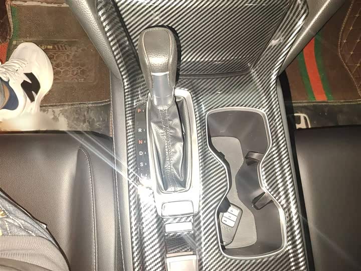 Фото 8 - Honda Accord