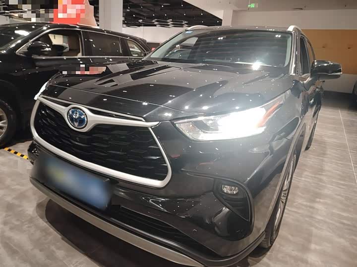 Фото 2 - Toyota Highlander