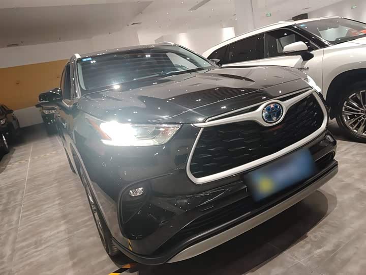 Фото 4 - Toyota Highlander