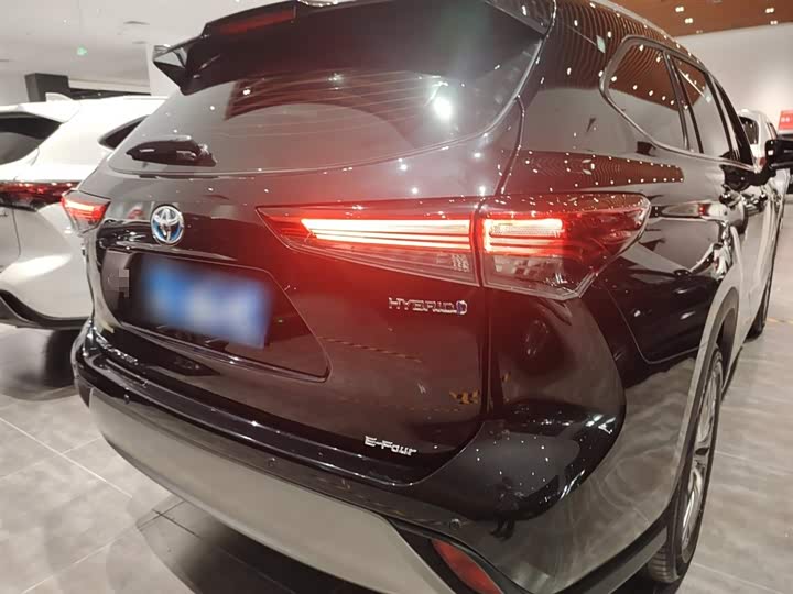 Фото 7 - Toyota Highlander