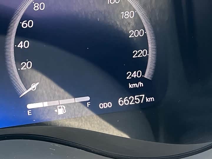 Фото 11 - Toyota Sienna