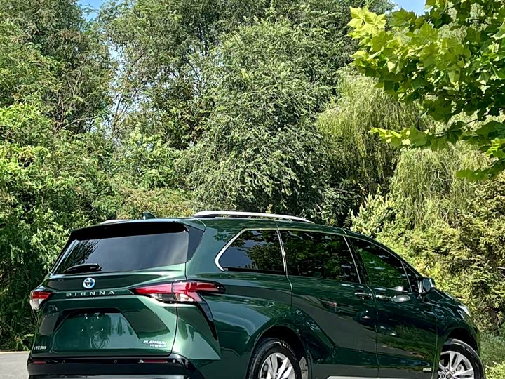 Фото 4 - Toyota Sienna