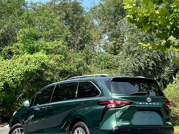 Фото 6 - Toyota Sienna