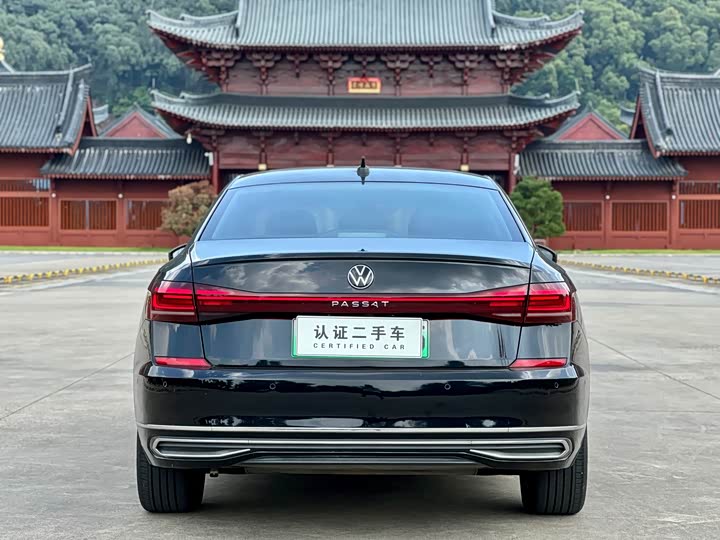 Фото 3 - Volkswagen Passat Hybrid