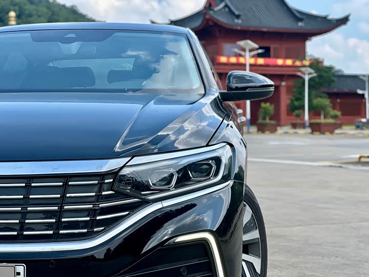 Фото 7 - Volkswagen Passat Hybrid