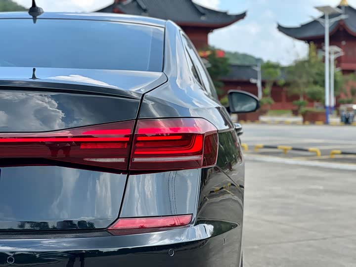 Фото 8 - Volkswagen Passat Hybrid