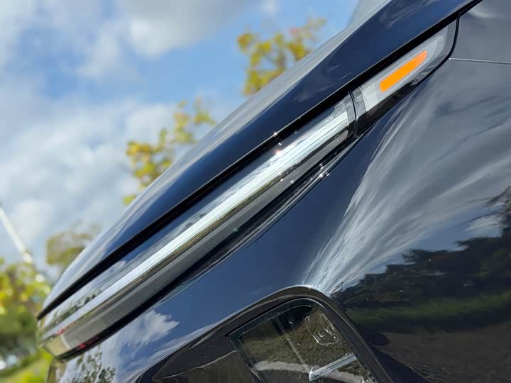 Фото 12 - LiXiang L7