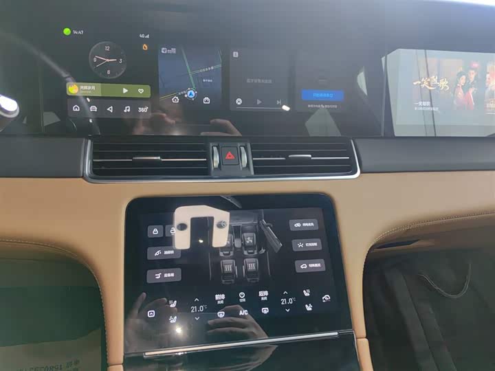 Фото 13 - LiXiang One