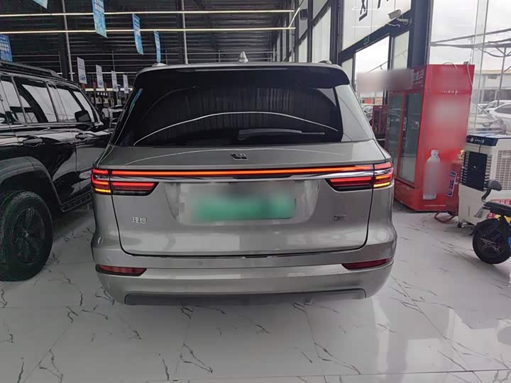 Фото 6 - LiXiang One