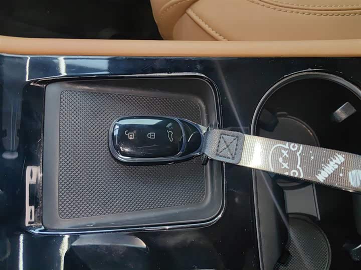 Фото 9 - LiXiang One