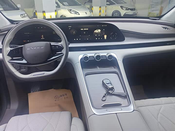 Фото 12 - Exeed RX C-DM Hybrid