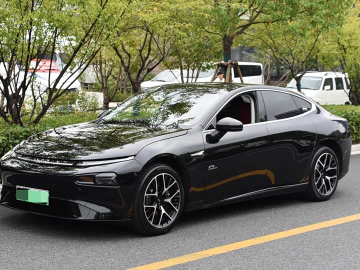 Фото 1 - XPeng P7