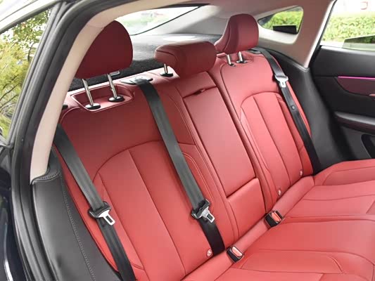 Фото 12 - XPeng P7