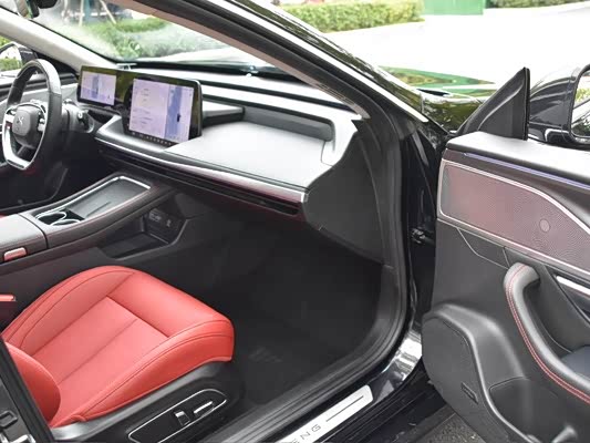 Фото 13 - XPeng P7