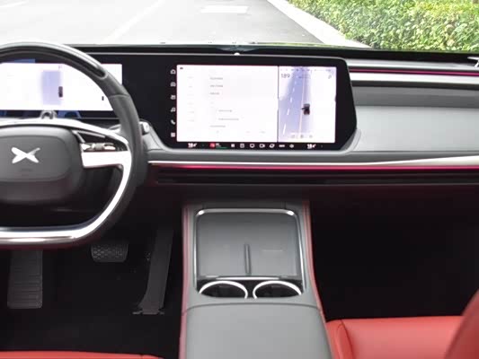 Фото 16 - XPeng P7