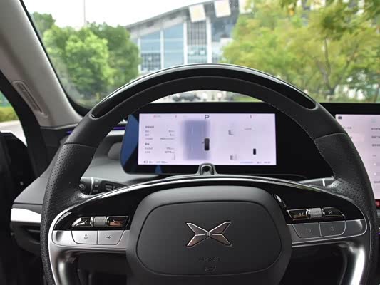 Фото 17 - XPeng P7