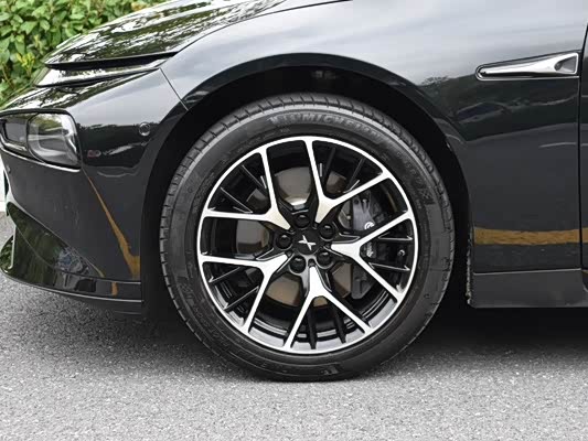 Фото 6 - XPeng P7