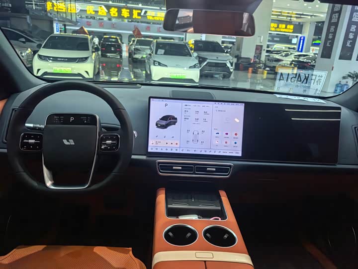 Фото 11 - LiXiang L6