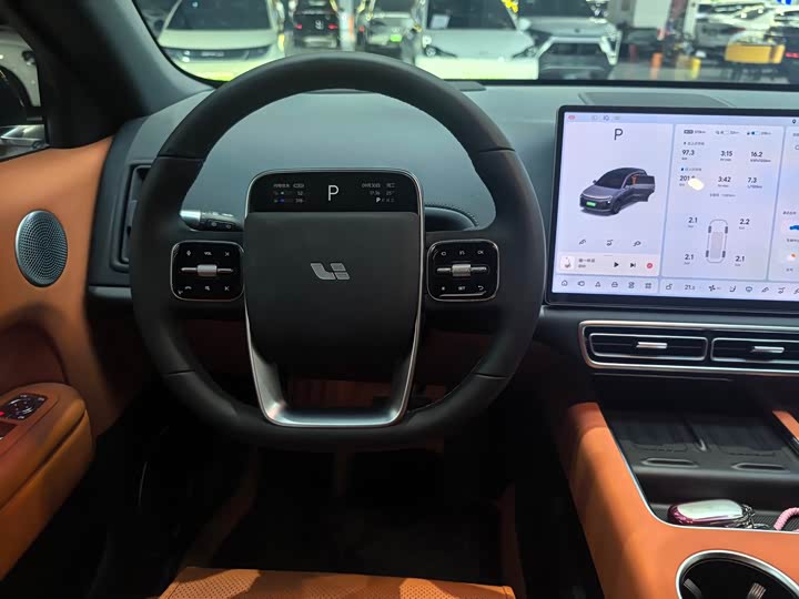 Фото 12 - LiXiang L6