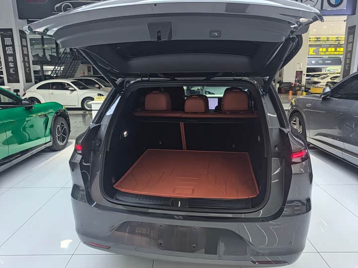 Фото 18 - LiXiang L6