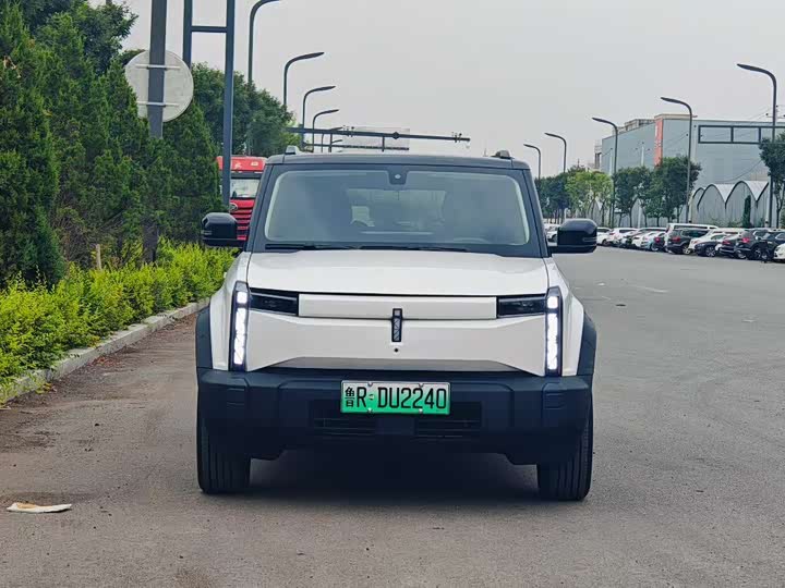 Фото 2 - Chery iCar 03