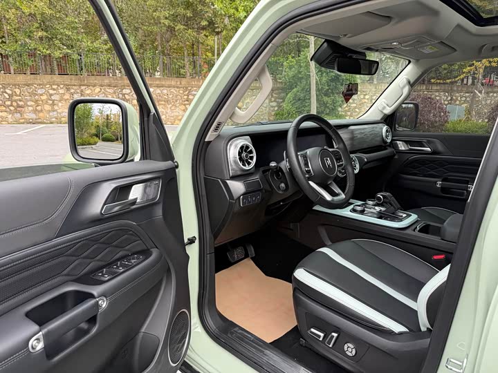 Фото 12 - Tank 300