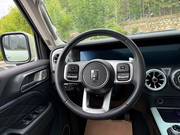 Фото 8 - Tank 300